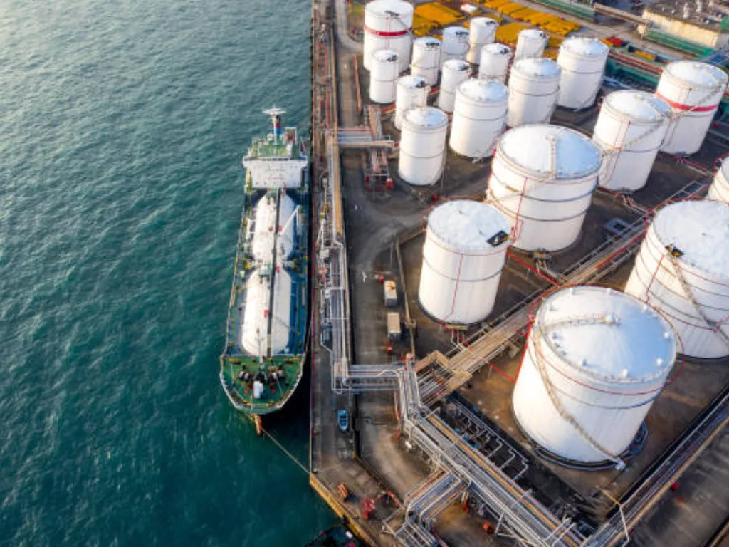 Crude oil storage tanks